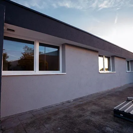 Monteursunterkunft 旅馆 *