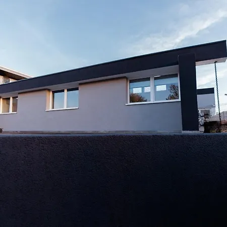 旅馆 Monteursunterkunft *