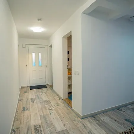 Monteursunterkunft 旅馆 新武尔姆斯托夫