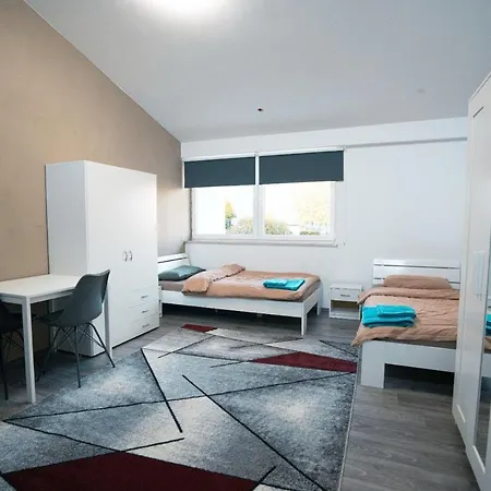 Monteursunterkunft 旅馆 *