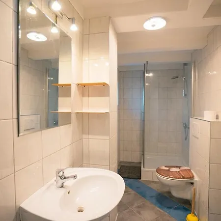 旅馆 Monteursunterkunft 新武尔姆斯托夫