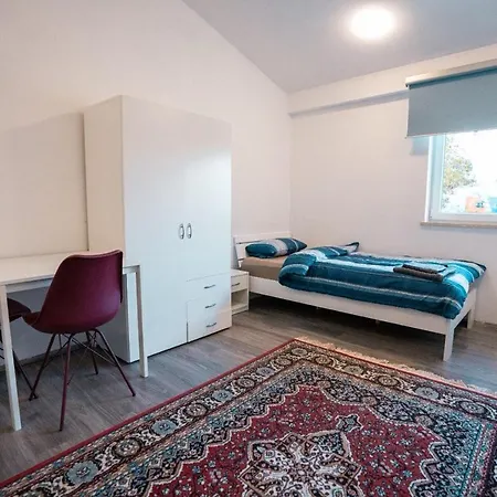 Monteursunterkunft * 新武尔姆斯托夫